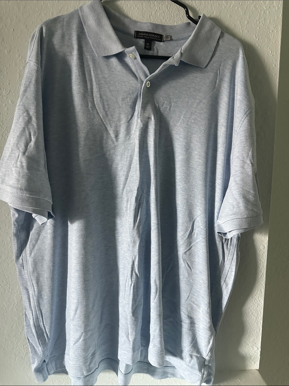 Banana Republic Men's Pale Blue Polo Shirt